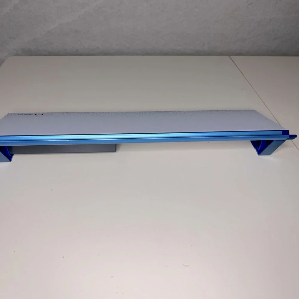 𝓦𝓱𝓲𝓽𝓮 𝓪𝓷𝓭 𝓑𝓛𝓾𝓮 𝓖𝓵𝓪𝓼𝓼 𝓓𝓻𝔂 𝓔𝓻𝓪𝓢𝓮 𝓑𝓸𝓪𝓻𝓭 - Picture 2 of 4